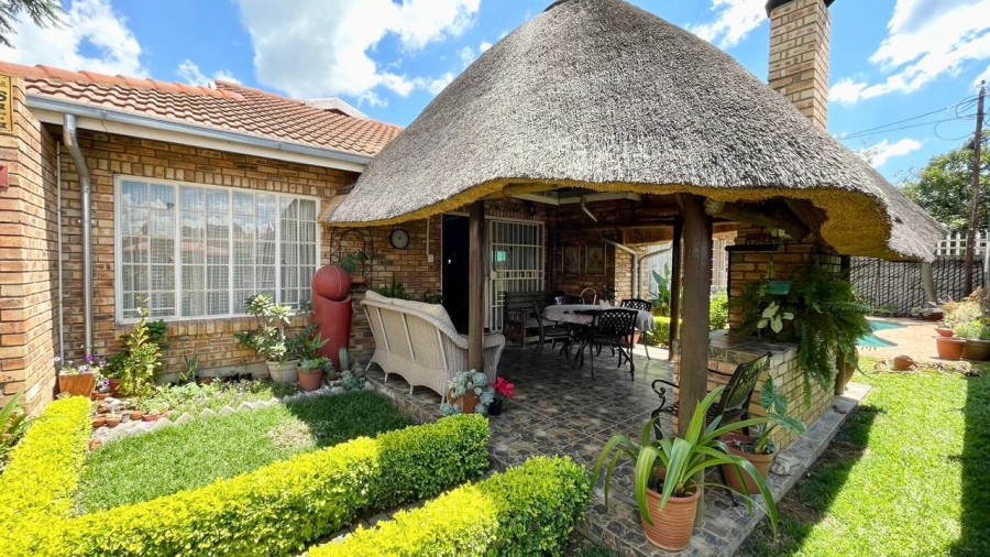 4 Bedroom Property for Sale in Protea Park North West